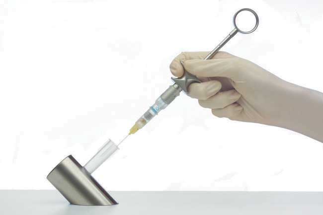Introductory dental kit (contains 1 syringe, 1 recapping device, 20 disposable anti-risk devices) - Omnia - Delynov